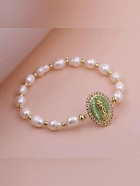 💚🤍NEW💚🤍 PRETTY!! CZ & Freshwater Pearl Blessed Mary Stretch Bracelet In GREE